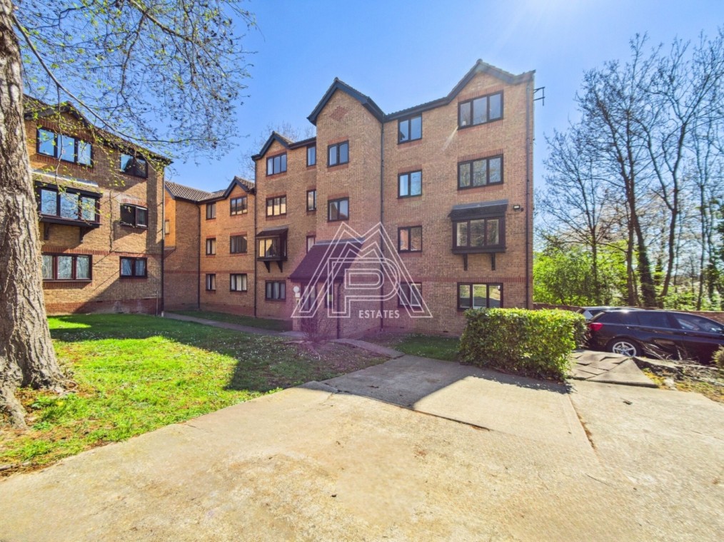 Bradfield Court, Linnet Way, Purfleet-On-Thames, RM19