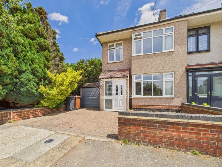 Stanford Gardens, Aveley, Essex, RM15