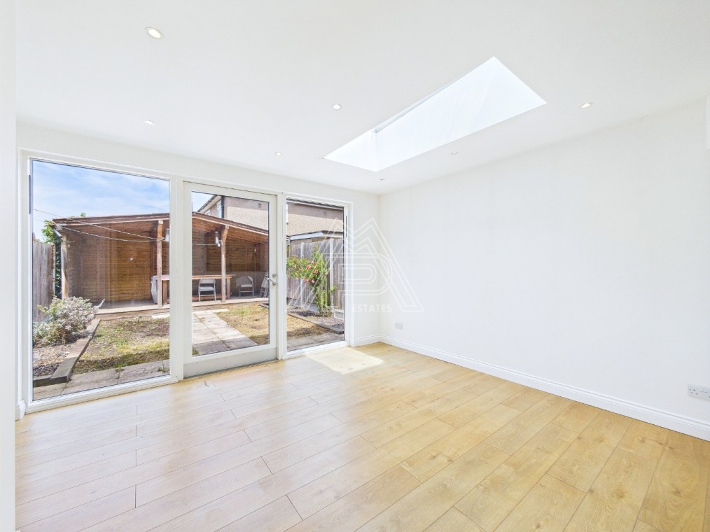 Arisdale Avenue, South Ockendon, Essex, RM15 5AS