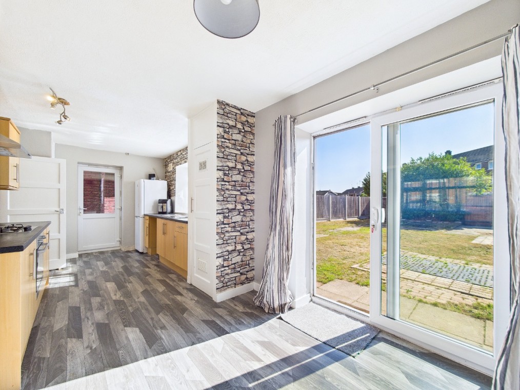 Hall Crescent, Aveley, South Ockendon, Essex, RM15 4JR