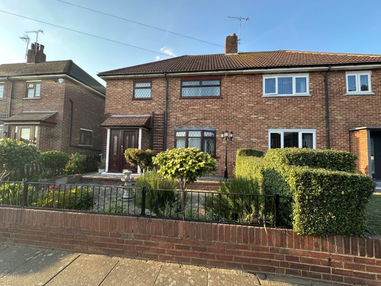Central Avenue, Aveley, South Ockendon, Essex, RM15 4JH