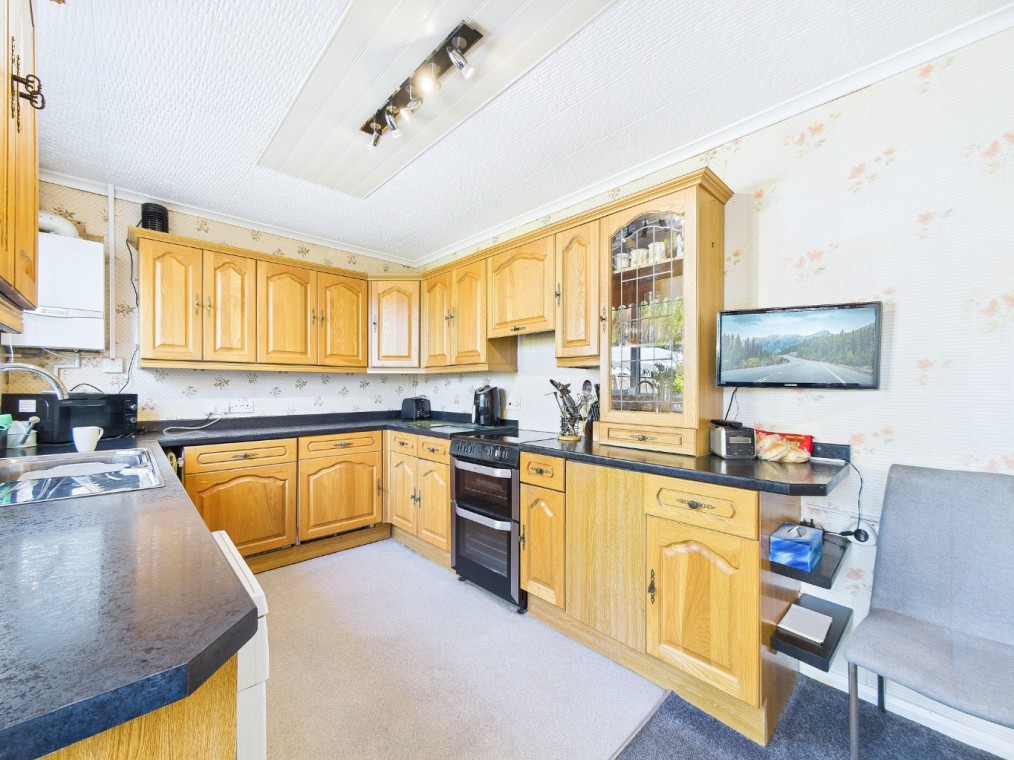 Teviot Avenue, Aveley, South Ockendon, Essex, RM15 4QD