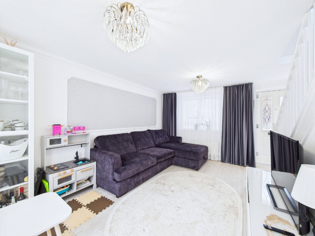 Danbury Crescent, South Ockendon, RM15 5XE