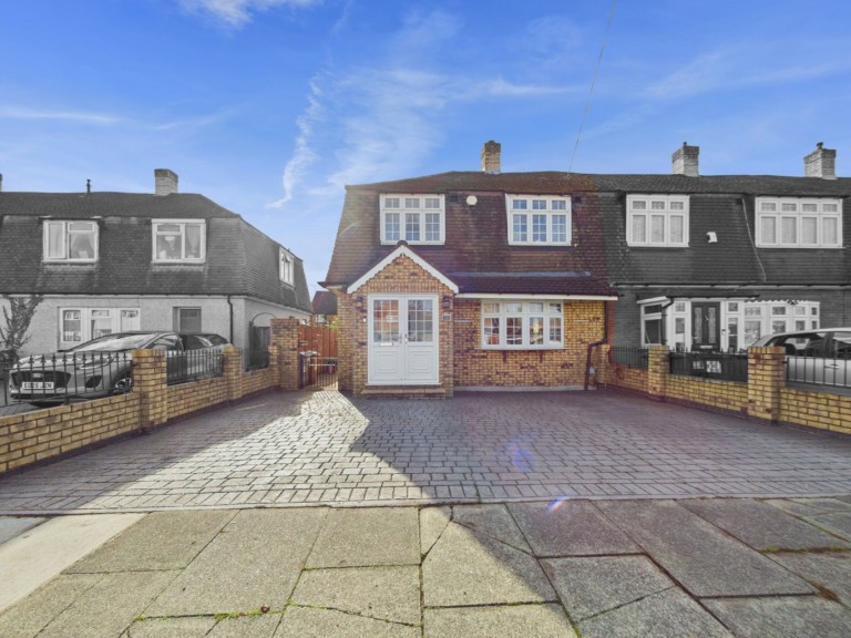 Broxburn Drive, South Ockendon, Essex, RM15