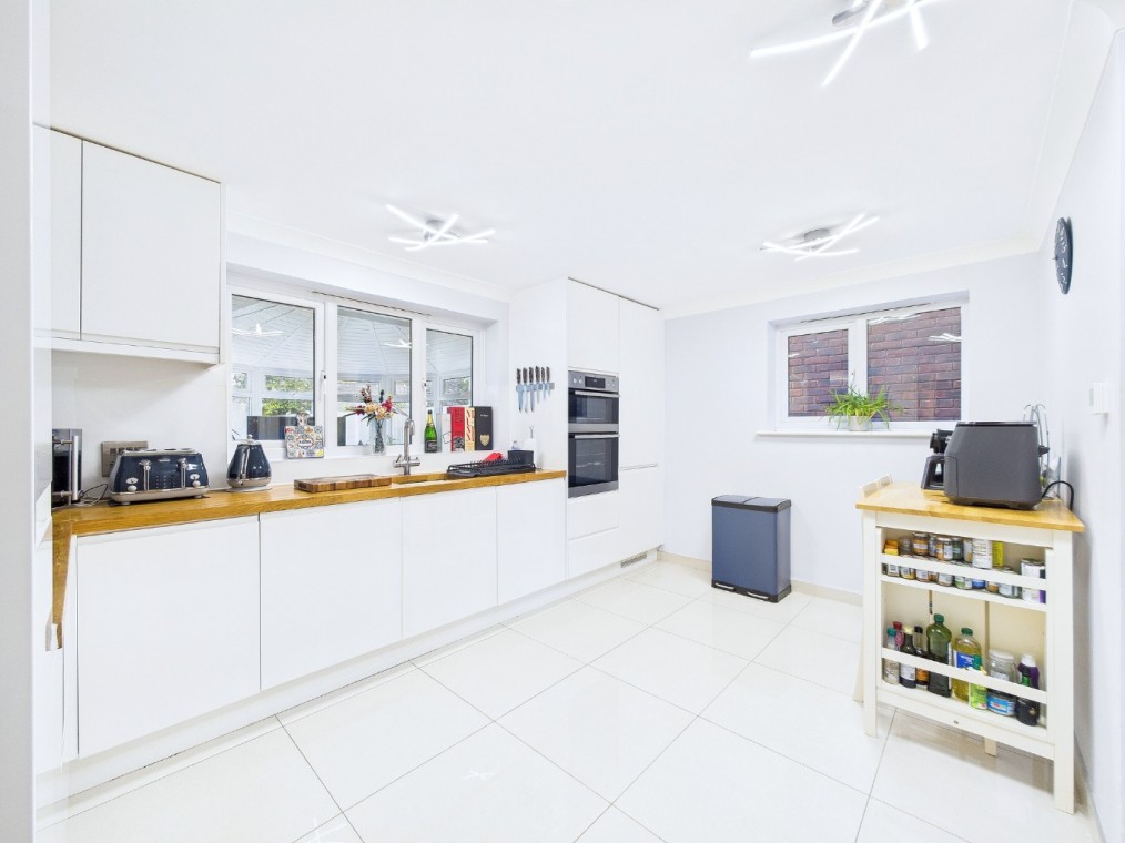 Medlar Drive, South Ockendon, Essex, RM15