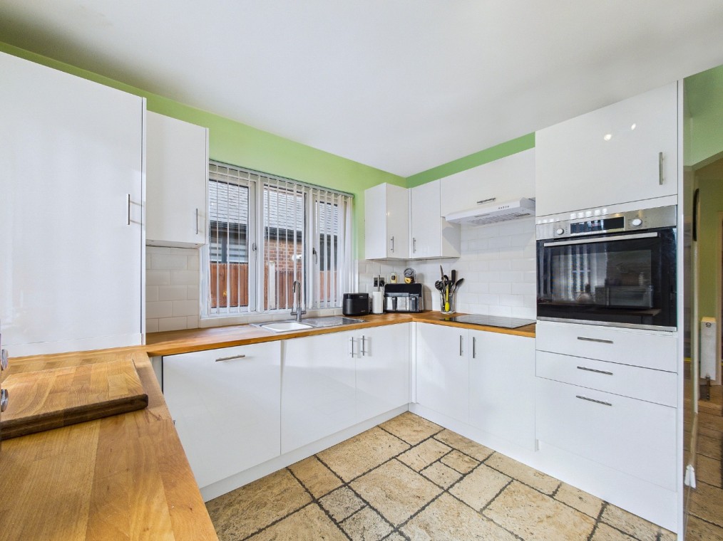 Garth Road, South Ockendon, Essex, RM15 6QU