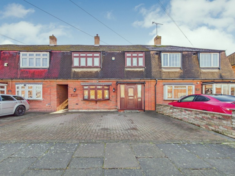Broxburn Drive, South Ockendon, Essex, RM15