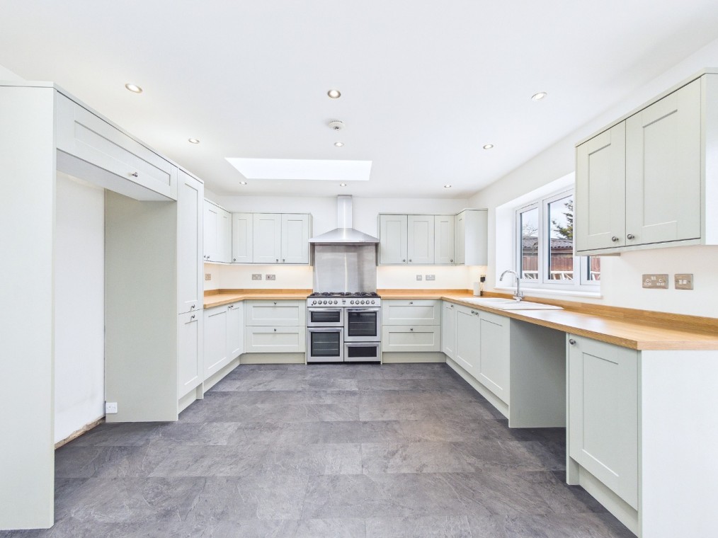 Church View, Aveley, South Ockendon, Essex, RM15 4LH