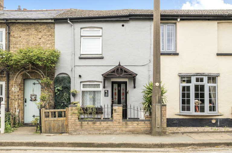 Castle Cottages, Ockendon Road, Upminster, Greater London, RM14 3PS