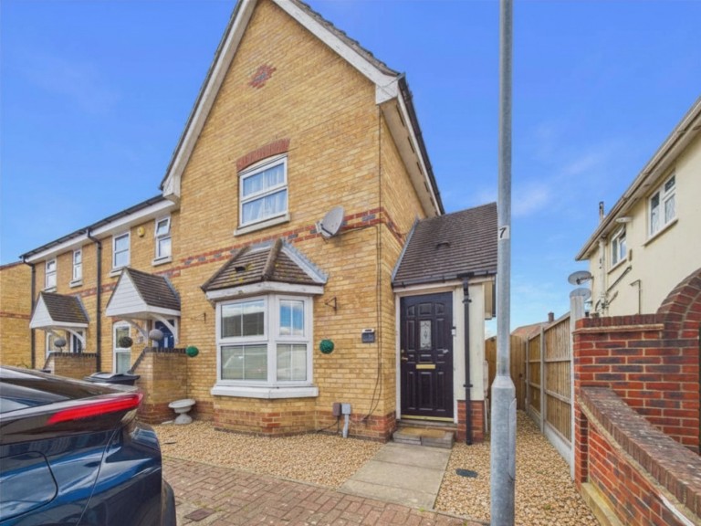 Groves Close, South Ockendon, Essex, RM15