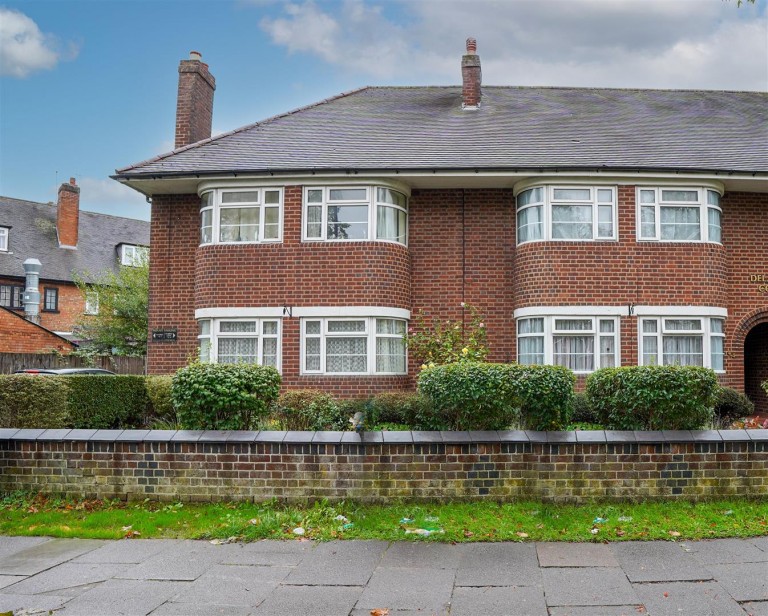 44 Highfield Road, Hall Green