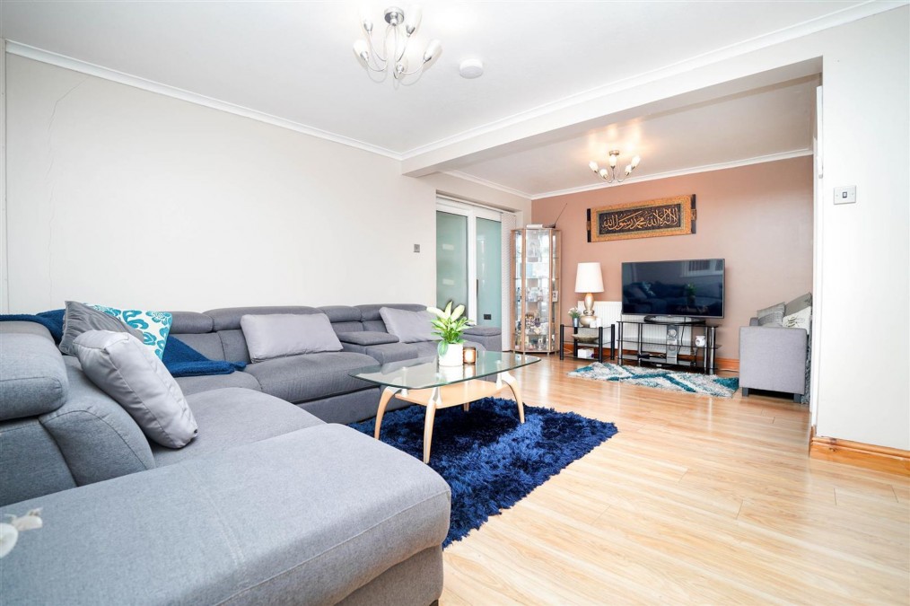 Larchmere Drive, Birmingham, B28