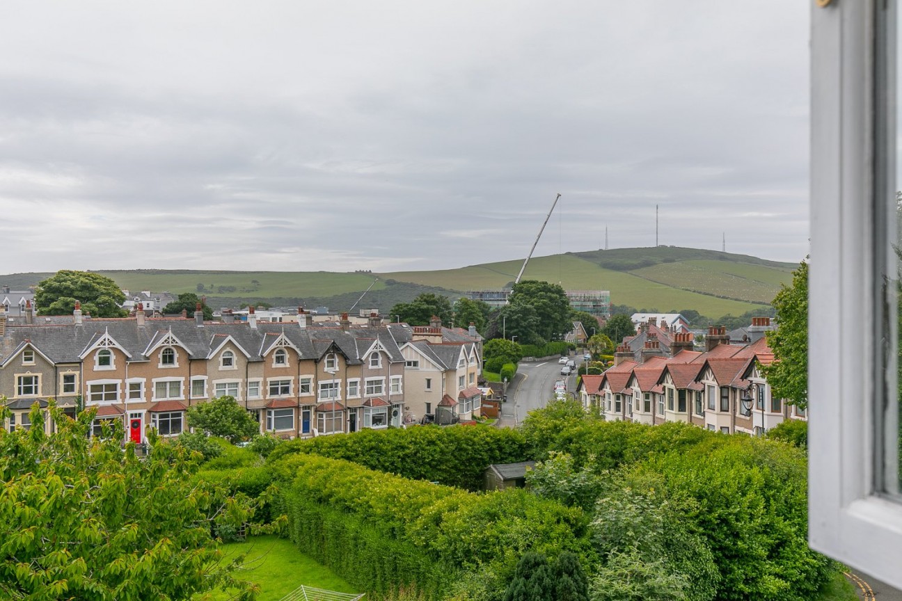10, Eastfield, Douglas, Isle of Man, IM1 4AU