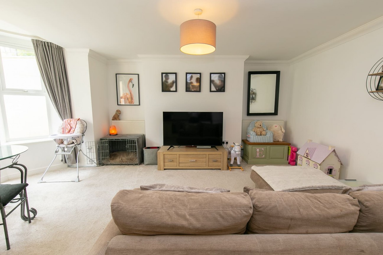 1, Eskdale Apartments Queens Drive West, Ramsey, Isle of Man, IM8 2JD
