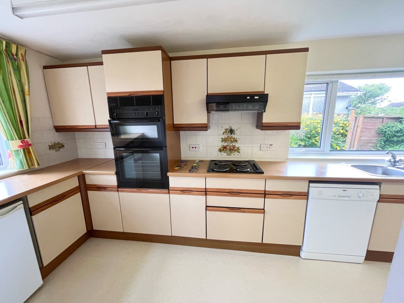 4, Hillcrest Grove, Onchan, Isle of Man, IM3 3HY