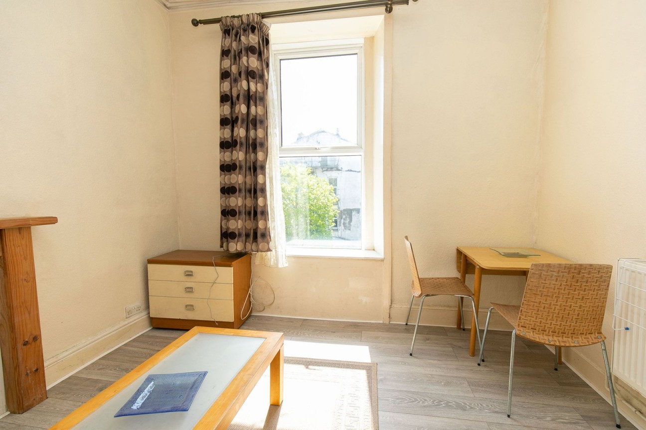 Flat 2, 4 Harris Terrace, Douglas, Isle of Man, IM1 3AH