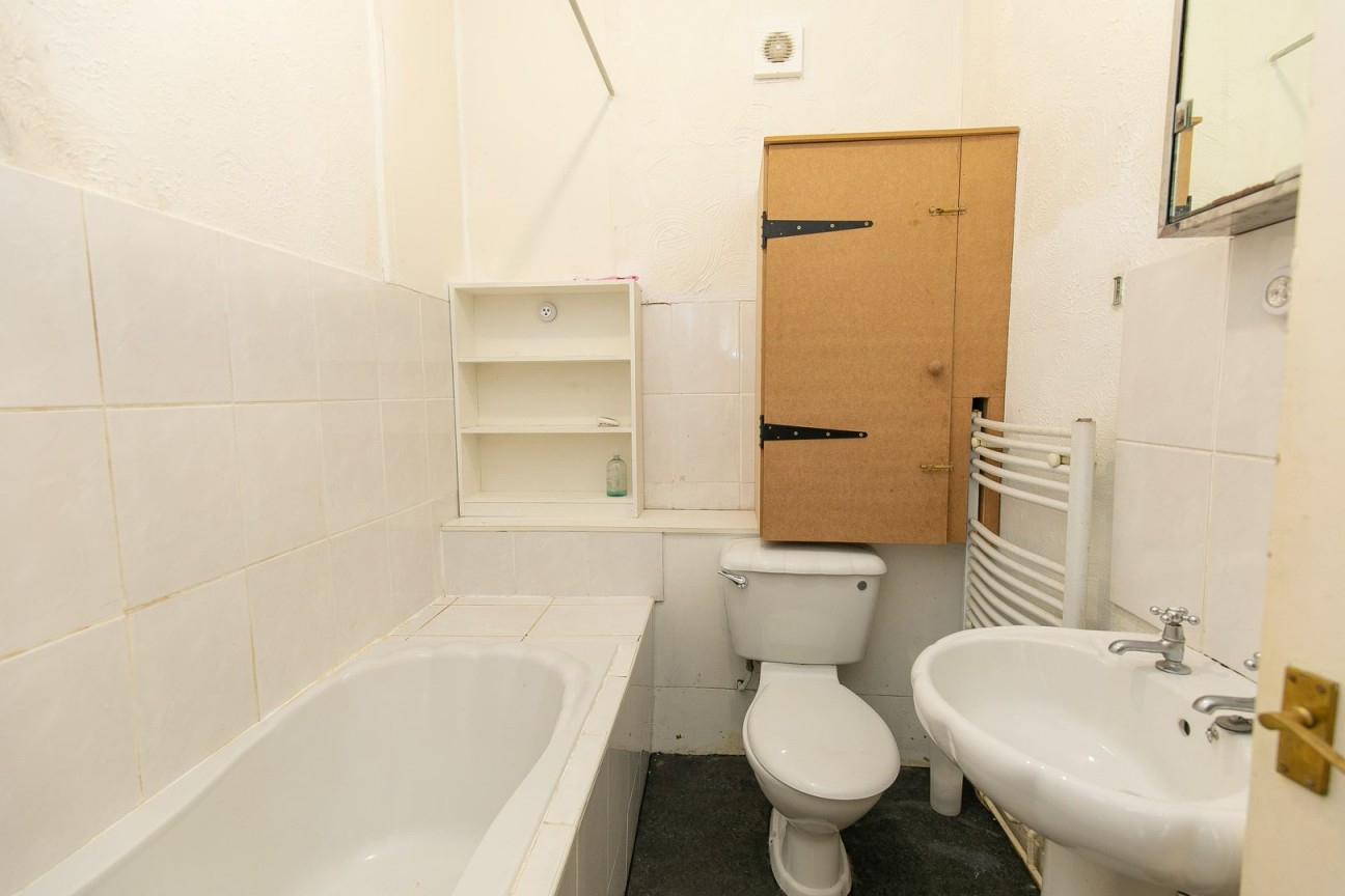 Flat 2, 4 Harris Terrace, Douglas, Isle of Man, IM1 3AH