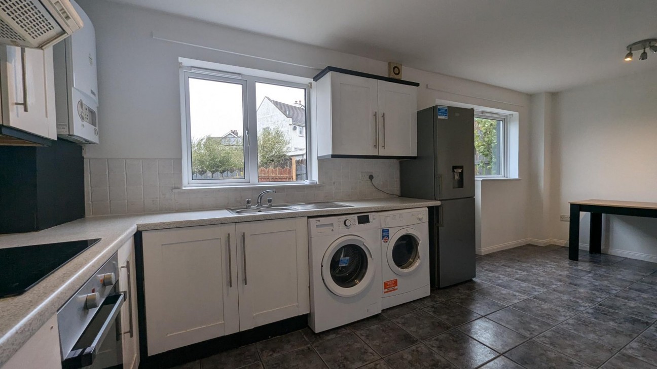 18, Ballakermeen Close, Douglas, IM1 4HX