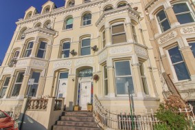 Flat 2, Frankville Court, Woodville Terrace, Douglas, IM2 4HA