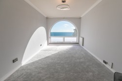 2 King Edward Bay Apartments, Sea Cliff Road, Onchan, IM3 2JE