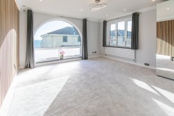 2 King Edward Bay Apartments, Sea Cliff Road, Onchan, IM3 2JE