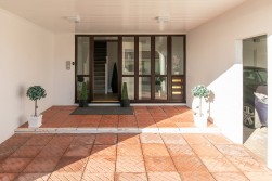 2 King Edward Bay Apartments, Sea Cliff Road, Onchan, IM3 2JE