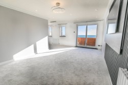2 King Edward Bay Apartments, Sea Cliff Road, Onchan, IM3 2JE