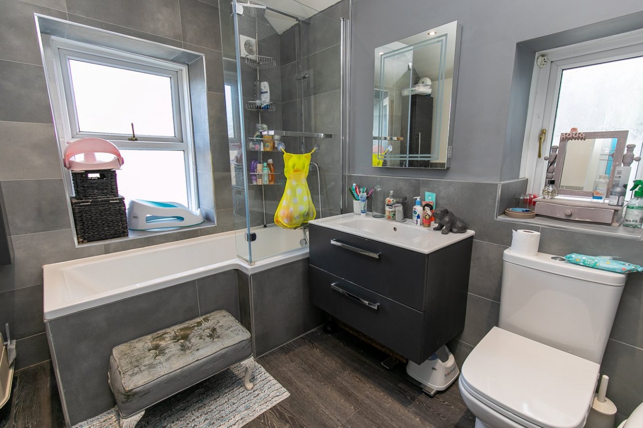 2, Avondale Road, Onchan, IM3 1AG
