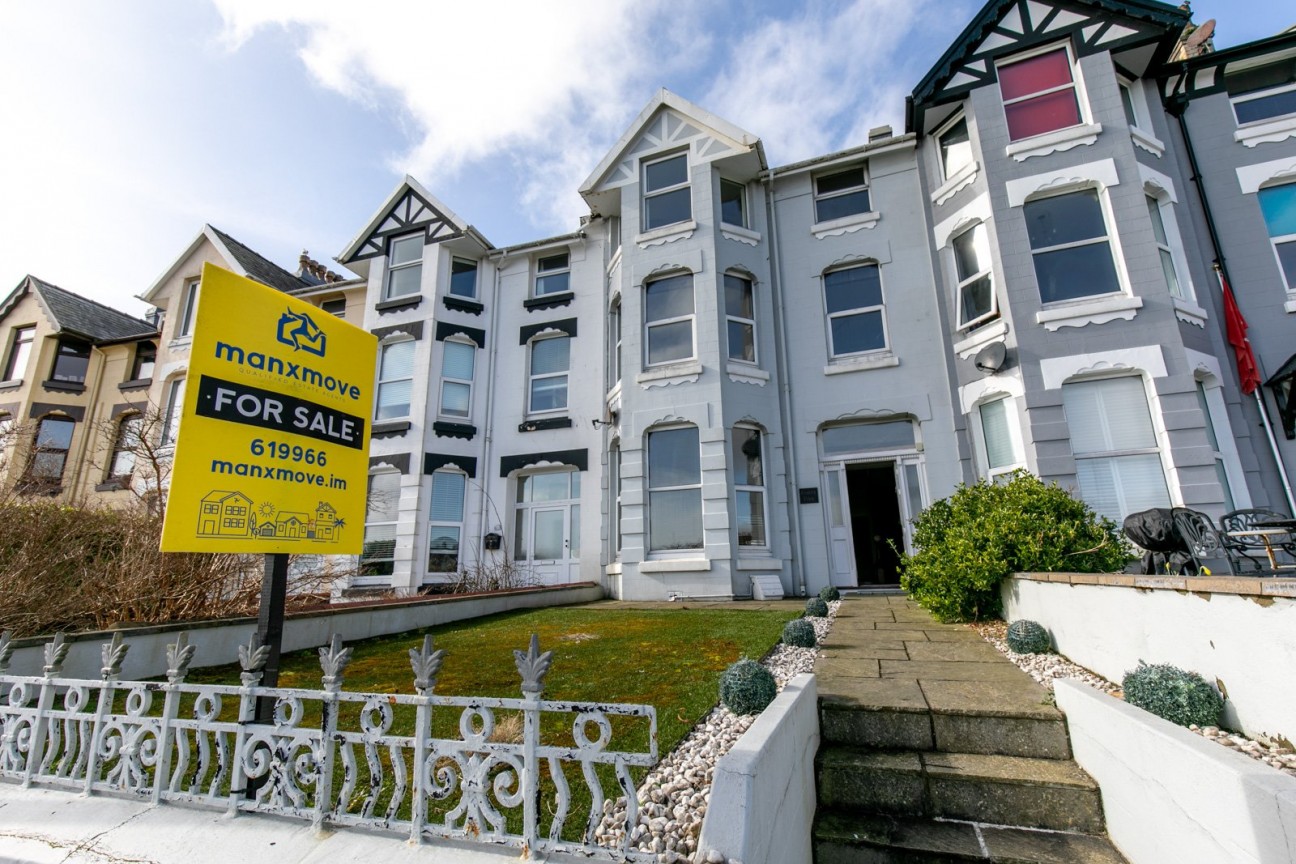 45, Royal Avenue West, Onchan, IM3 1HE