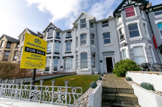 45, Royal Avenue West, Onchan, IM3 1HE