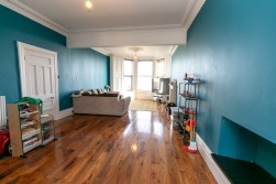 45, Royal Avenue West, Onchan, IM3 1HE