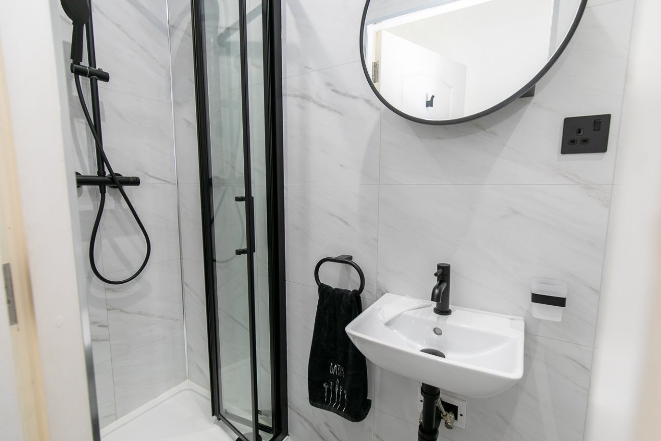 Empress Apartments, Flat 5, 9, Empress Drive, Douglas, IM2 4LQ