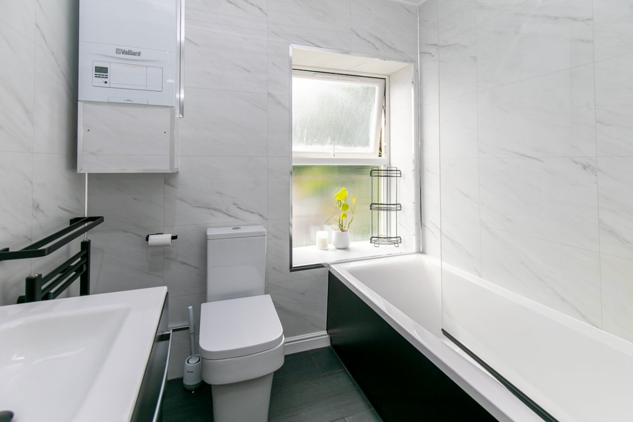 Empress Apartments, Flat 5, 9, Empress Drive, Douglas, IM2 4LQ
