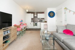 119 Spectrum Apartments, Central Promenade, Douglas, IM2 4JL