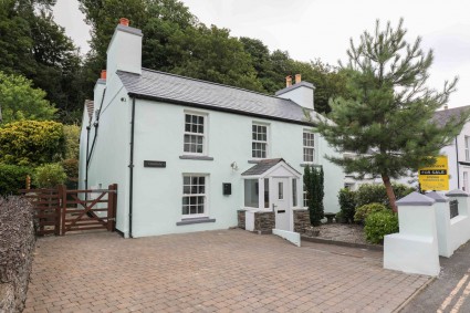Verndale, Glen Road, Laxey, IM4 7AN