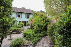 Verndale, Glen Road, Laxey, IM4 7AN