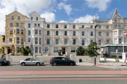 Flat 10, Angel Court, Central Promenade, Isle of Man, IM2 4LN