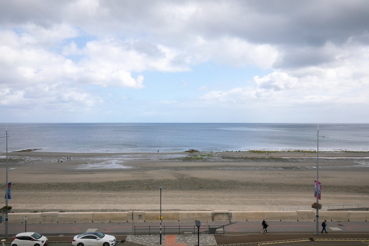 Flat 10, Angel Court, Central Promenade, Isle of Man, IM2 4LN