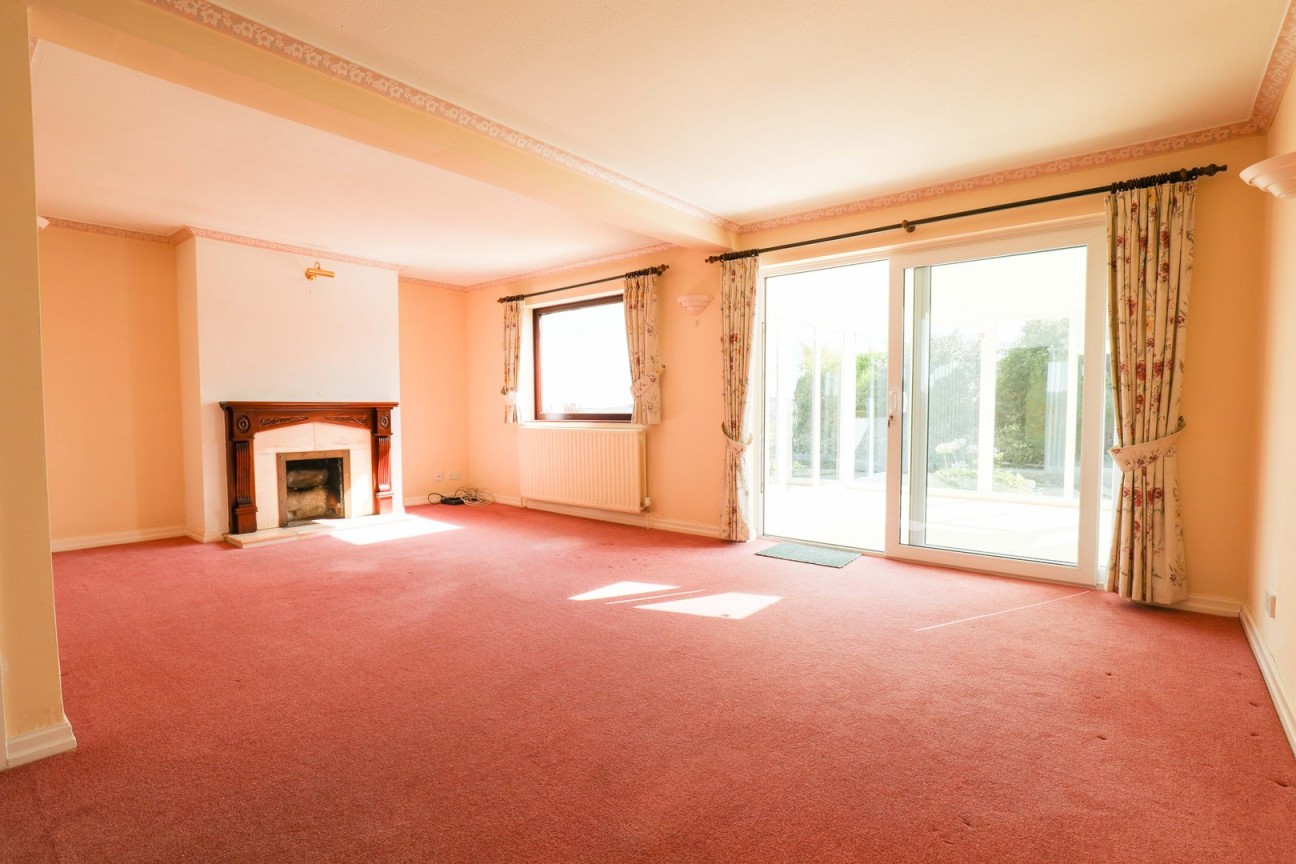 8, Hilltop View, Douglas, IM2 2LA