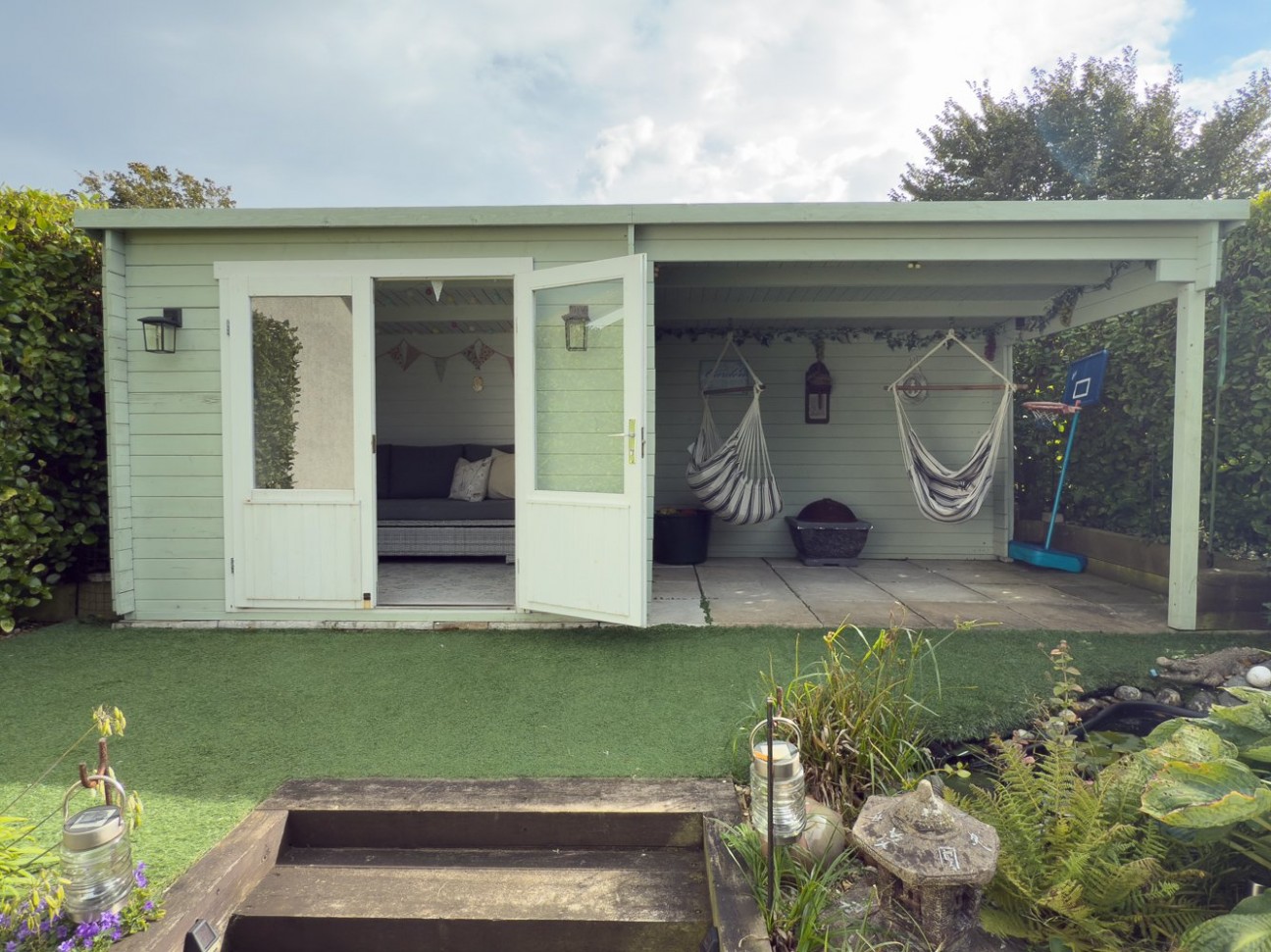 Whiteleaf, Thornhill Park, Ramsey, Isle of Man, IM8 3NB