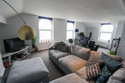 Grosvenor Court Apartments, Flat 8, 1, Central Promenade, Douglas, IM2 4LN