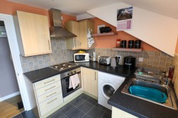 Grosvenor Court Apartments, Flat 8, 1, Central Promenade, Douglas, IM2 4LN