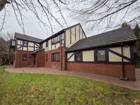 8, Beechwood Rise, Isle of Man, IM2 5NE