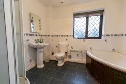 8, Beechwood Rise, Isle of Man, IM2 5NE