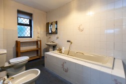 8, Beechwood Rise, Isle of Man, IM2 5NE