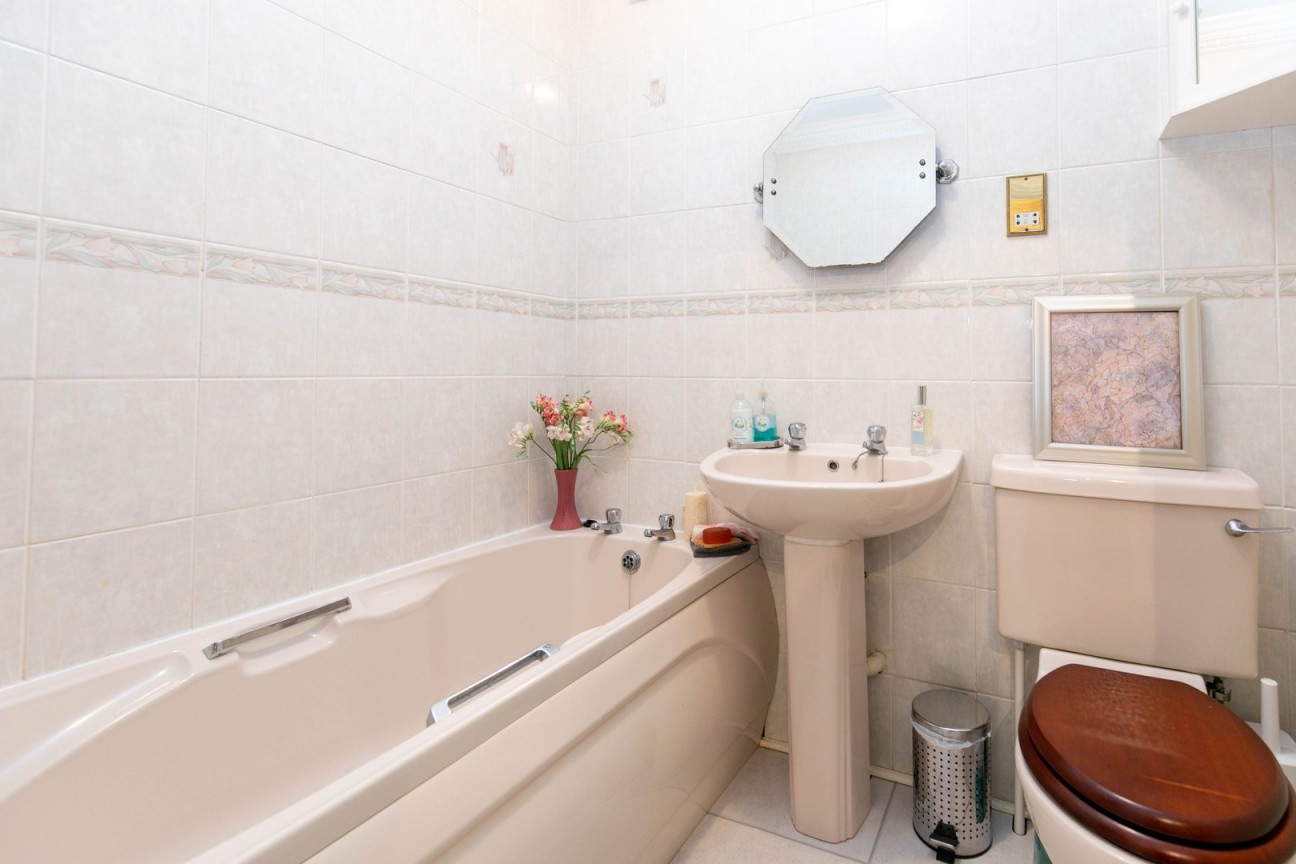 12a Douglas Bay Apartments, King Edward Close, Onchan, Isle of Man, IM3 2AF