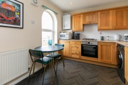 41 Piccadilly Court, Queens Promenade, IM2 4NS