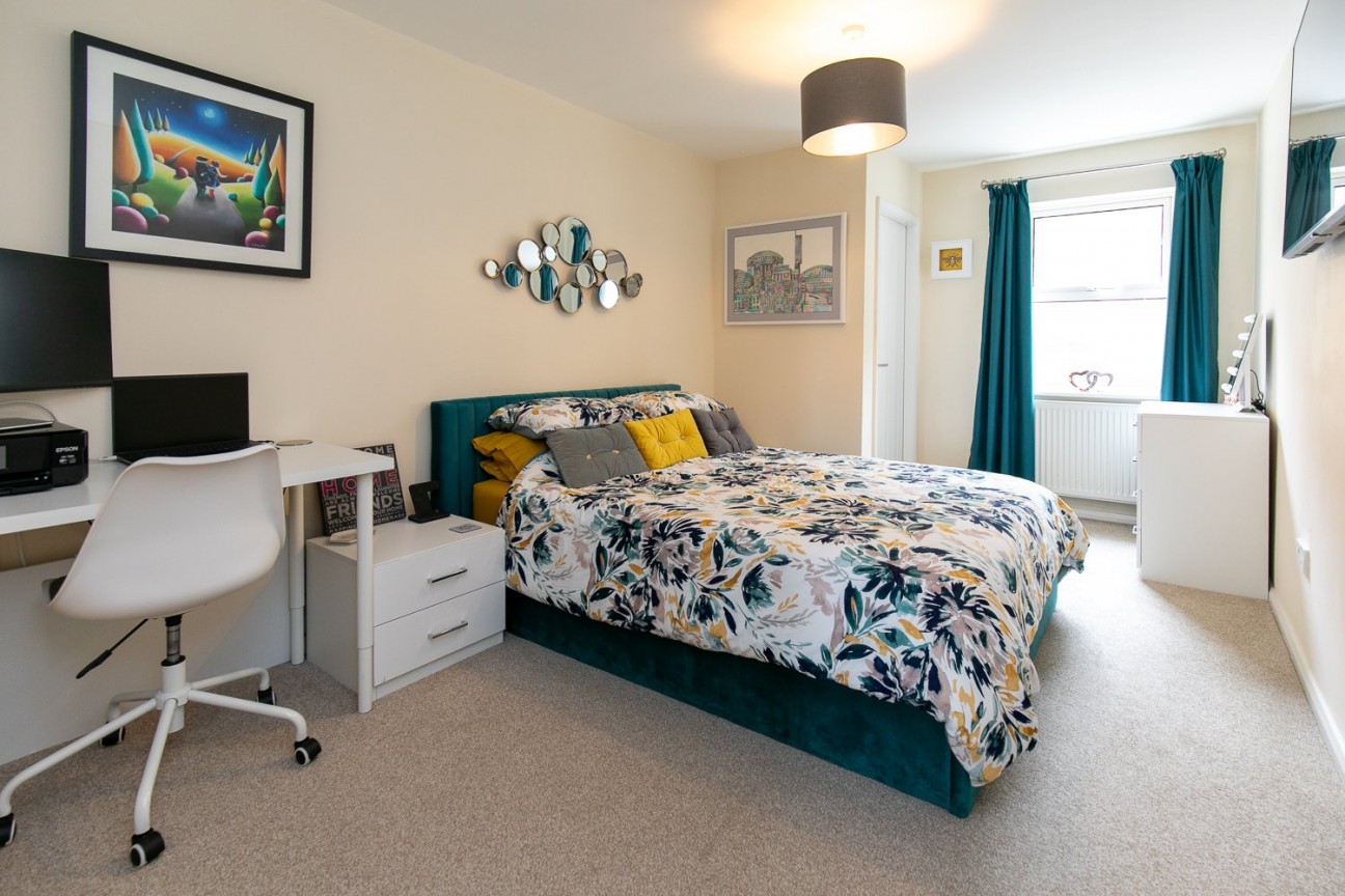 41 Piccadilly Court, Queens Promenade, IM2 4NS