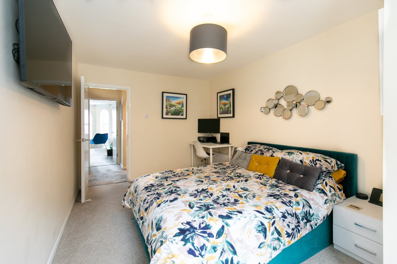 41 Piccadilly Court, Queens Promenade, IM2 4NS