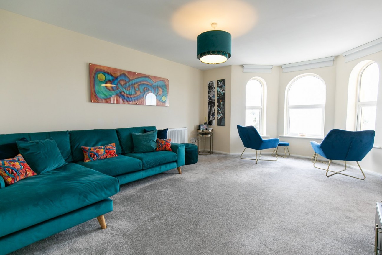 41 Piccadilly Court, Queens Promenade, IM2 4NS